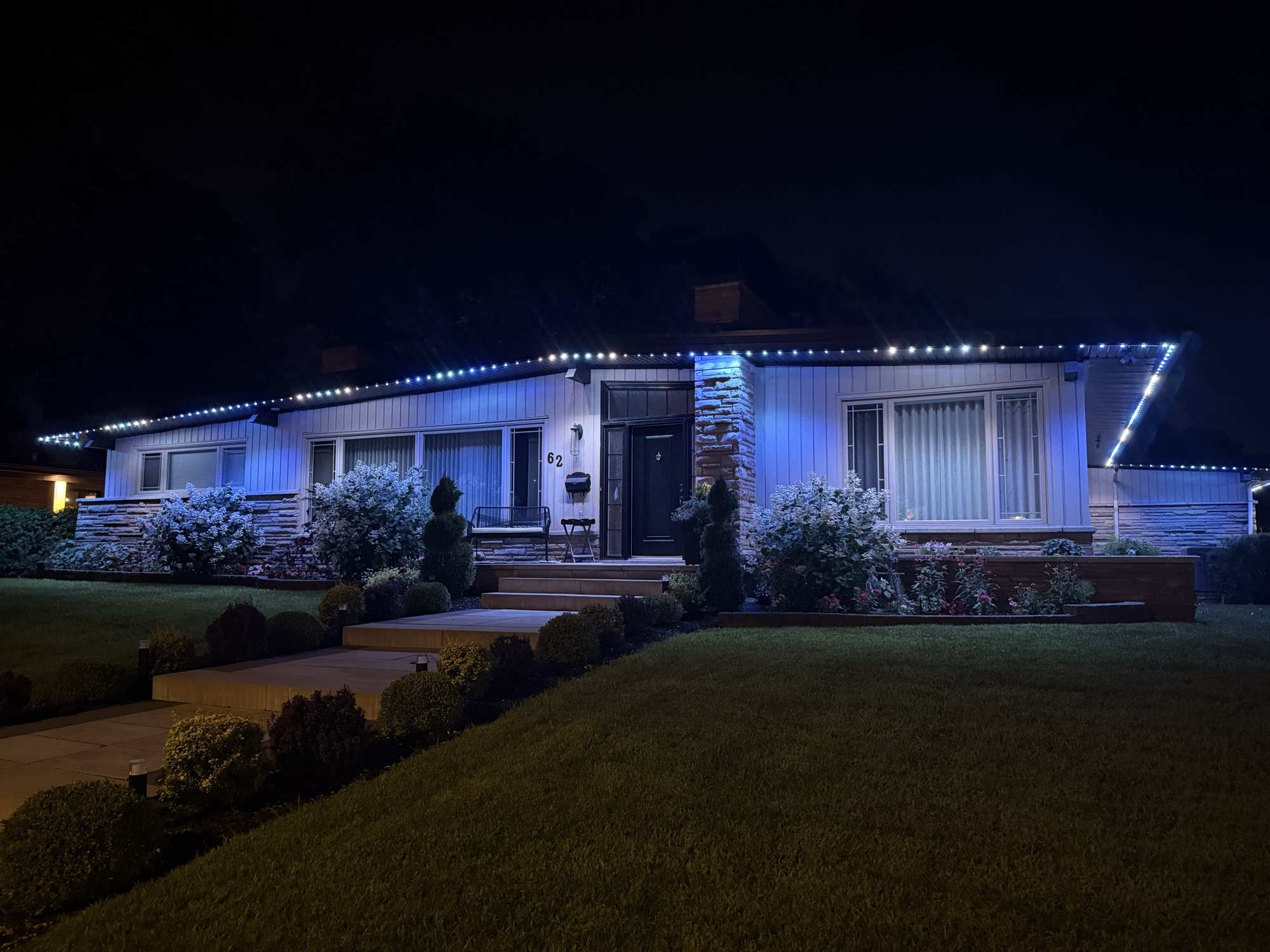 Maison contemporaine — Points lumineux
