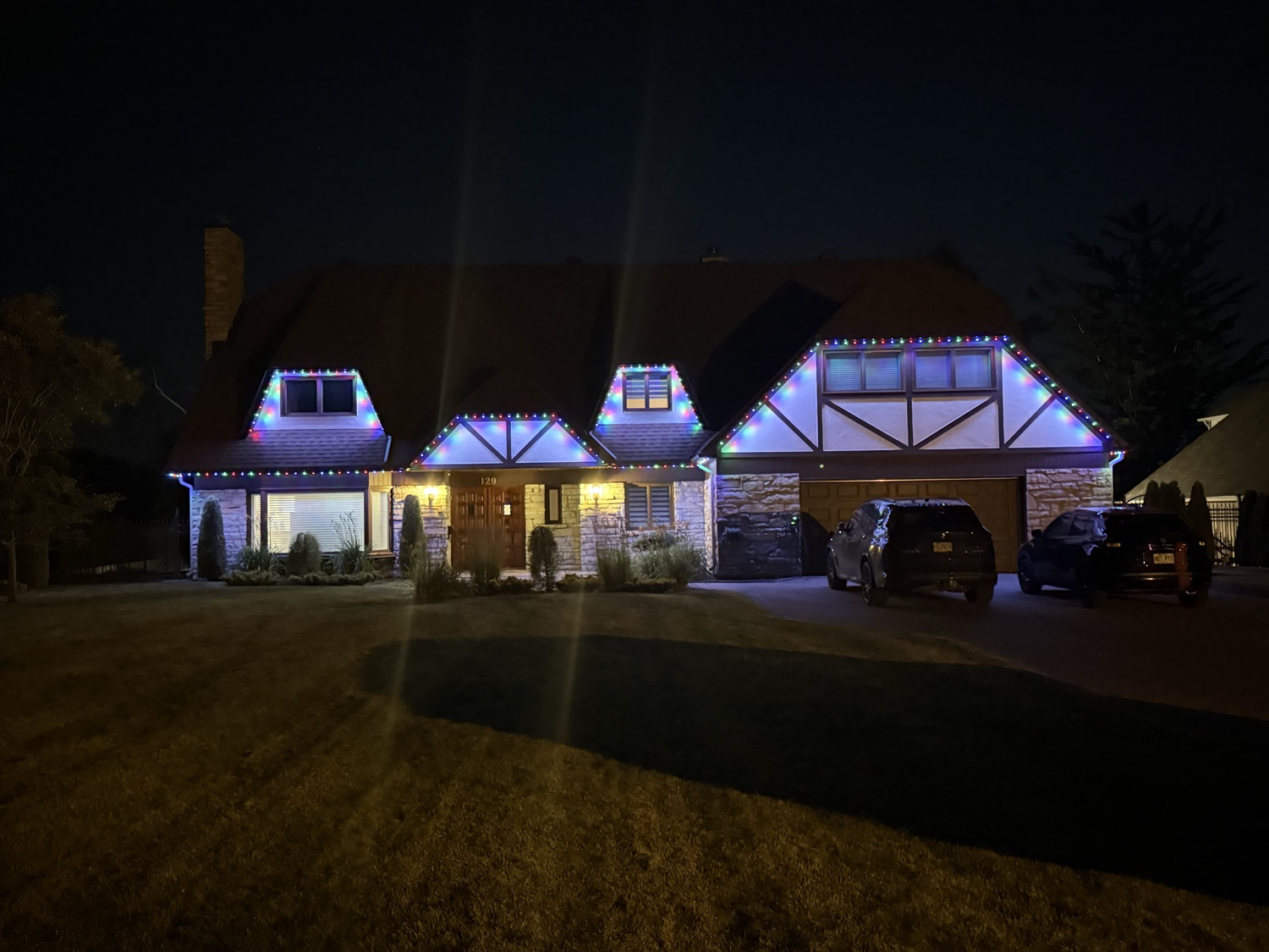 Maison avec éclairage DEL — style bleu nuit