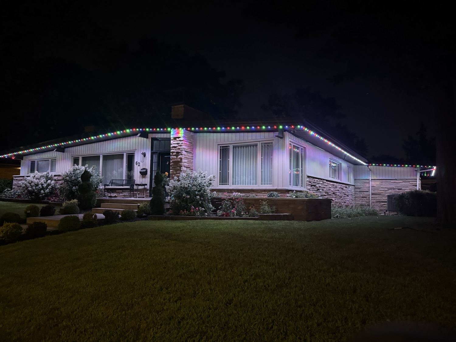 Maison avec éclairage DEL — style multicolore