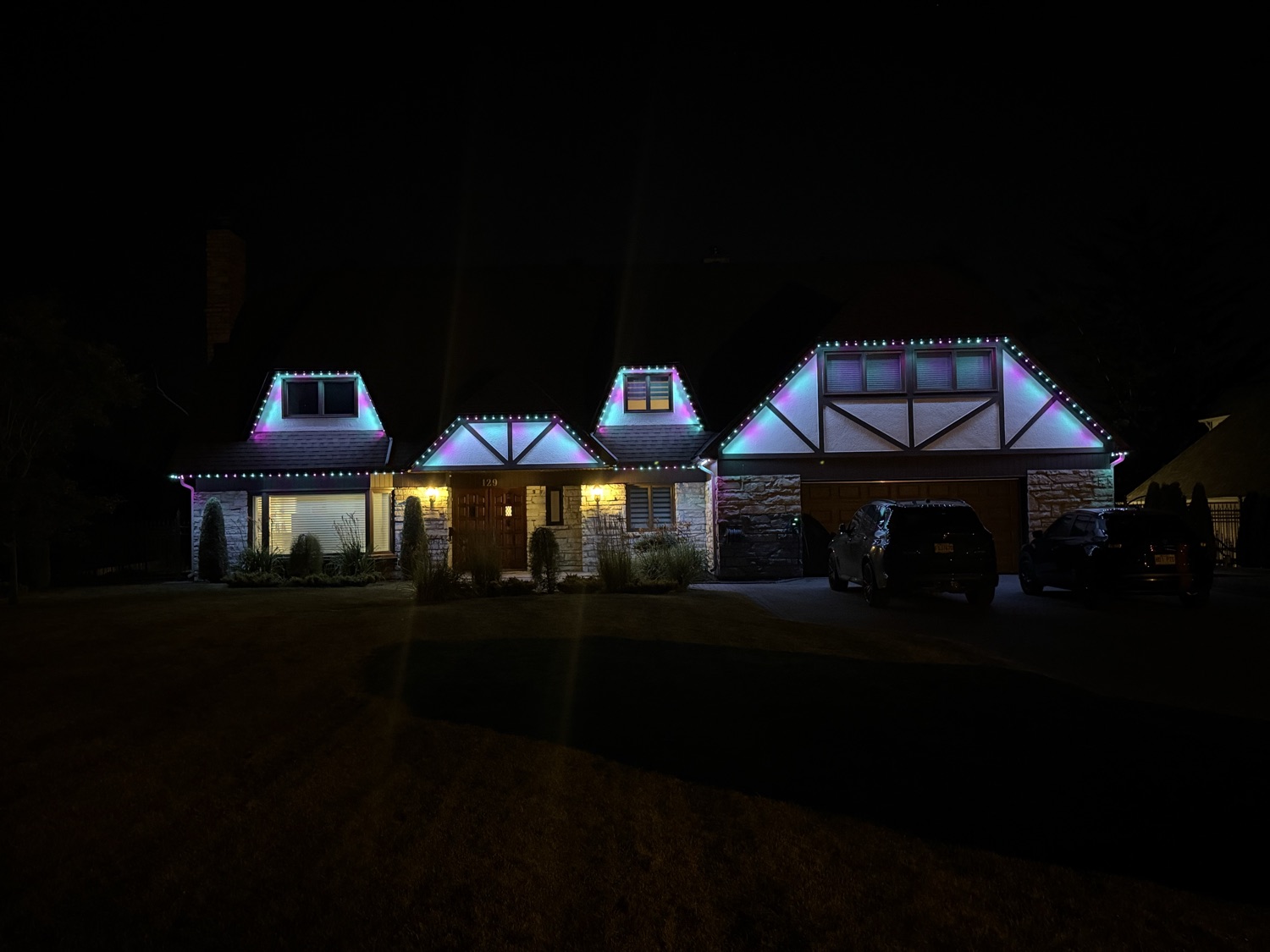 Maison avec éclairage DEL — style multicolore